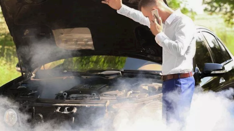 موجة الحر تهدد محرك السيارة.. نصائح مهمة لتجنب السخونة الزائدة